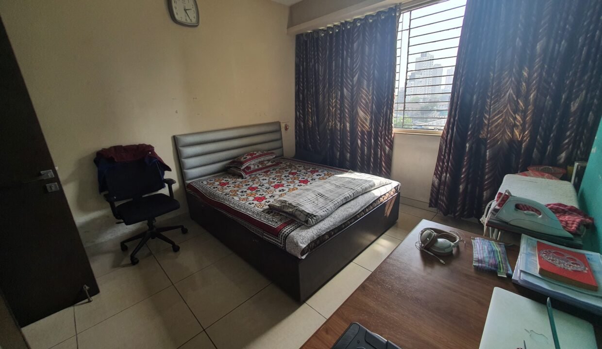 011 Common Bedroom 01